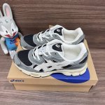 Needles X Asics Gel-Nyc 皮革 炫酷 减震防滑耐磨 低帮 生活休闲鞋 黑灰白 货号: 1203A38 02 包装:全套得物配件毒盒配纯棉袜
