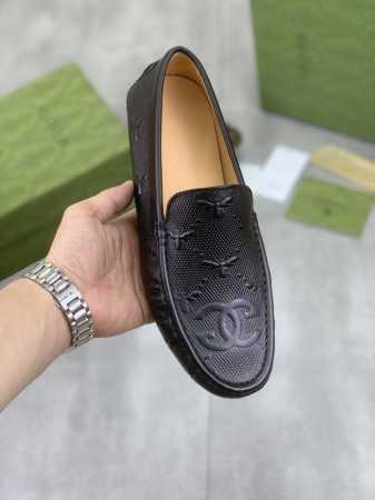 工厂价 实价 古奇gucci 新款经典豆豆鞋；香港原单顶级 精湛工艺 顶级质量高端精品男士休豆豆鞋 英伦时尚风 鞋面采用意大利进口漆皮，舒适透气全进口柔软猪皮内 - 点击图像关闭