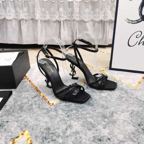 上新 YSL 顶级高版本2025新款真丝烫钻交叉带凉鞋细节处理完美垫脚羊皮 质感细腻 AAA级意大利黑色真皮大底极致完美复刻1鞋面：进口真丝+烫钻2垫脚：进口羊