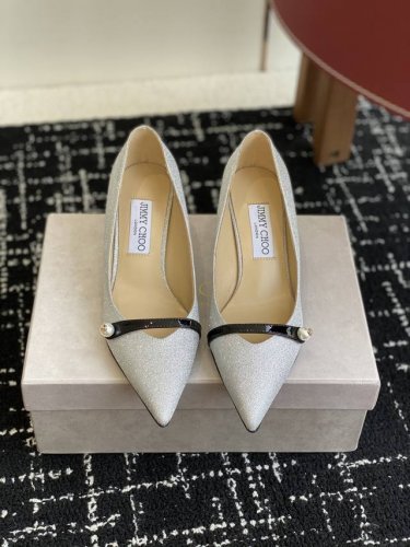 代购级 jimmy Choo Jc新款漆皮水晶珍珠系列单鞋 品质优越 优雅知性 低调不失华丽 性感又不显张扬 说的就是这款 上脚就爱了 专柜品质 随便对比 au