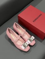橙子出厂价p ferragamo 菲拉格慕 春夏新款 蝴蝶结芭蕾舞鞋 玛丽珍鞋 粗跟单鞋 优雅永不过时 减龄又有点俏皮的方头 相信每个女孩都会为之心动 正品全身