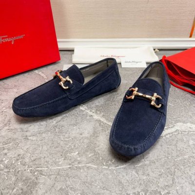 ferragamo 菲拉格慕 最新款 倾情打造 男士套脚休闲豆豆鞋。实拍图，鞋面意大利进口原版牛皮可对比专柜材质。内里本染牛皮，舒适软垫， 专柜原版大底。原版包