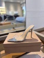 价格P： {半拖} 吉安维托 罗西 Gianvito Rossi Eiko Stiletto，轻松移动。这款 Gianvito Rossi 拖鞋采用配有精致的胶