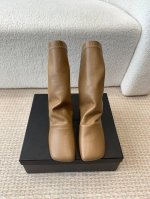 UMA WANG来袭！24ss 秋冬季新款 复古弹力靴 专柜一上全部断货 难买程度堪比guidi稀有，超级软上脚超级舒服，还特别减龄，浓浓的芭蕾舞艺术气息，仙气