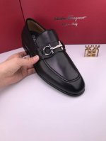 ferragam* 进口胎牛 薄跟软底 高档商务休闲皮鞋 进口胎牛 最细腻柔软的牛皮 价格p和质量最高 光泽 手感 皮面等指标一流 全包牛皮内里 高品质组合薄跟