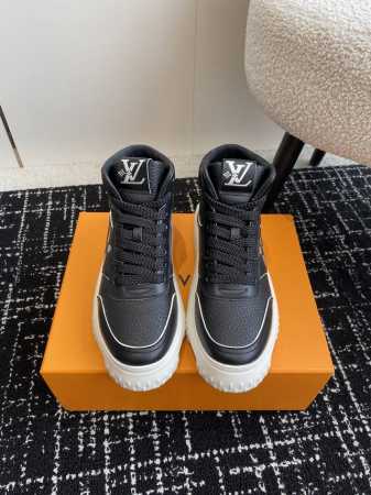代购级 Louis Vuitton 24ss 春夏新款 路易威登 男款小白鞋 休闲鞋 运动鞋 原版9650 购入 开发做货，驴牌LV路易威登为中国传统七夕节特别 - 点击图像关闭