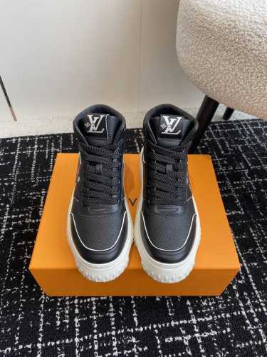 代购级 Louis Vuitton 24ss 春夏新款 路易威登 男款小白鞋 休闲鞋 运动鞋 原版9650 购入 开发做货，驴牌LV路易威登为中国传统七夕节特别