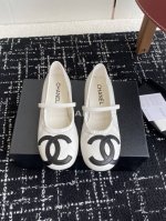 代购级 chanel 25Ss 春夏系列芭蕾舞鞋复古款来袭 非常火的大双C设计手工车线非常耗时耗力 独特大底双拼做法 玫红色底贴让你不经意露出亮点大底车线永不脱
