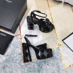 ysl防水台系列火爆版高跟厚底凉鞋 经典上乘美艳力作 兼备气质、时尚、经典、耐看的设计风格上脚效果特别美 1鞋面：牛皮 2垫脚：羊皮 3鞋底：Aaa级真皮大底