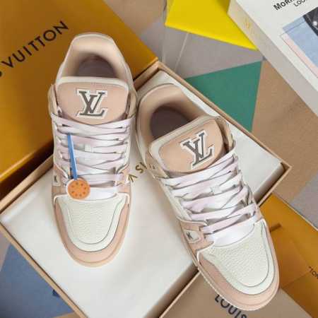 顶级版本：情侣款 LV TARINE路易威登 驴牌 L家 情侣款 丹宁牛仔布 休闲 运动鞋 滑板鞋 原版购入开发 做货 本款 LV Trainer 运动鞋以 D - 点击图像关闭