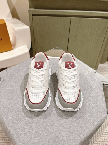 情侣款 男+10 225 Lv代购级板鞋新色现货供应！经典驴家全系列！Lvtrainer pvc 运动鞋, 每个款式配色都很赞！Trainer的脚感真的非常不错