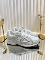 代购级 情侣款 Dior B30 迪奥最新火爆情侣休闲鞋 撞脸Nb？现已是D奥B30 时代 顺应复古市场趋势的 Dad Shoes 风格鞋款！ 鞋舌上的Dior