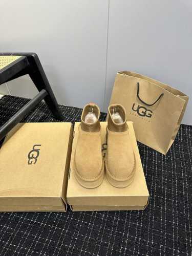 新品上线 UGG秋冬新款经典迷你迪普靴 厚底铅笔弹力靴 羊毛配氯丁弹力筒 雪地靴 保暖舒适 厚底设计增高显瘦 时髦又洋气 轻松拉长腿部线条 大底EVA轻
