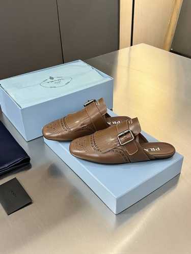 普拉达 Prada 2025春夏走秀款复古流苏半托鞋 时髦精的狂爱，走秀款整个鞋子采用原版1：1做旧工艺，鞋头采用复古镂空设计流苏点缀复古时髦感满满 后跟松紧带