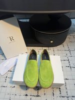 the Row 25Ss 春夏季新款 乐福鞋 单鞋 第一眼看到这个鞋子就爱上了 带点复古味随意搭配都好看 各大网红博主都在穿它 整个鞋子非常柔软 好穿不磨脚 简