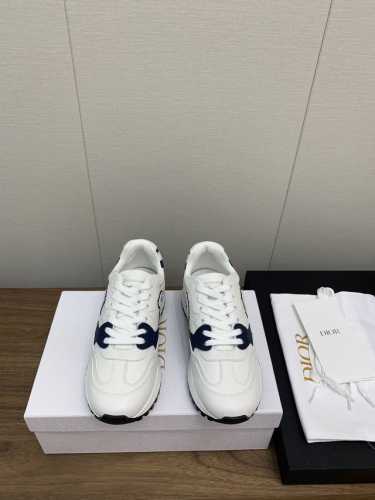 Dior 24fw new arrival～ 男女同款 D家2024春夏新款休闲运动鞋 dior 迪奥这款厚底运动鞋 真的是太爱了～ 上脚秒变长腿的节奏 －年四
