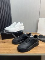 工厂价 Ｖｅｒｓａｃｅ.范思哲时尚皮革休闲运动鞋 常年热卖款 面料:头层牛皮 内里:羊皮皮内里 原版大底开模大底 尺码:38-45 45定做不退换