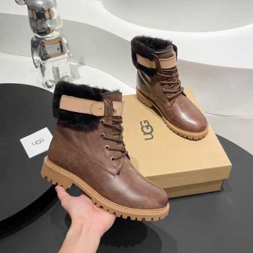 UGG. 新品工装靴 原版购入。一比一复刻 网红同款。秋冬必有入单品 高冷可爱个性十足 面料：头层防水磨砂牛皮材质 内里：纯羊毛 大底：橡胶防滑耐磨 颜色：杏色