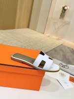 爱马仕Hermes，真皮大底 出厂价 顶级版本！原版开发 鞋面：牛皮 内里垫脚 羊皮 大底：意大利真皮大底 码数：34-43注 34 41 42 43 码定做