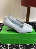 代购级 Bottega Veneta 25ss 新款BV 马毛 矮跟 单鞋系列单品优雅材质运用在鞋履上知性优雅干练，满满的高级感小方头设计美美哒 舒适高端 让出