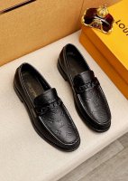 商品商标：Louis Vuitton 路易威登 休闲皮鞋 正码码数: 39-44 38.45.46订制 商品材料：精选 进口牛皮压花鞋面+原版五金扣，进口头层牛