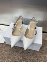 工厂p价p j Adior织带后空凉鞋 迪奥 Dior 2025 春夏新款冲孔女鞋 Toujours 刺绣字母Logo中跟蝴蝶结拼色凉鞋 市场顶级高端版本 材质