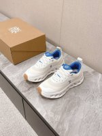 Loewe罗意威 X On Cioudtilt2.0跑鞋情侣款 罗意威 Xon 昂跑全新合作系列 时尚，品牌与瑞士高性能运动品牌On携手打造的此系列作品专为城市