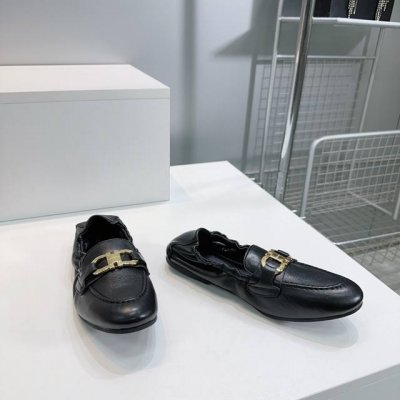 高品质出厂 ！顶级品质原单渠道！ Ferragamo菲拉格慕25春夏新款后松紧芭蕾舞跳舞鞋单鞋！ 经典五金扣饰！优雅大气 春夏必入的一款跳舞鞋 皮料非常柔软亲肤