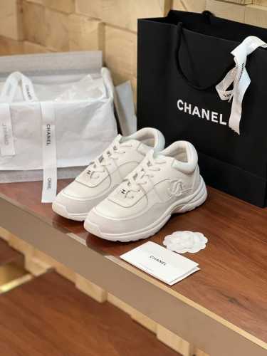 Chane 早春sneaker系列休闲鞋经典菱格运动鞋板鞋 火爆全球百搭神鞋 顶级原版复刻 老外订单精工手作高品质▲ 鞋面进口原版牛猄绒面皮泡棉内衬立体浮凸lo