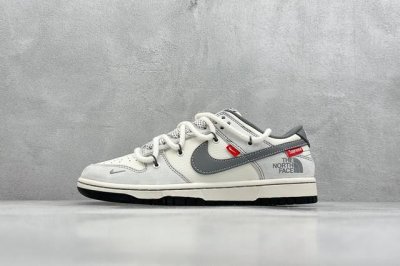 400 現貨 终端放店 Xc版 Nk Sb Dunk Low 北面 X Sup联名 米灰灰勾 周年高端定制 低帮休闲板鞋 #定制鞋盒 大厂纯原品质出货 超高清洁
