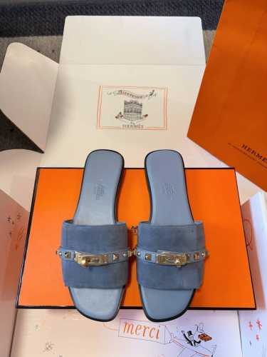 代购级 配飞机盒 Hermes 25Ss爱马仕新配色 Kelly扣平底拖鞋 好穿百搭，夏日必备高端工具鞋 鞋面小牛皮&定制牛仔布面，内里垫脚小牛皮， 意大利进口