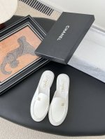 Chanel 25C新款双C扣乐福鞋 回归的双C扣设计 特别Vintage 复古味十足 乐福鞋也长到了审美上 鞋面牛皮 内里羊皮 原版大底 Size:35-39