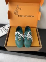 顶级版本 配饰20 Louis Vuitton路易威登驴牌春夏Sneakerina系列 芭蕾运动鞋 德训鞋 情侣款 Sneakerina 芭蕾风运动鞋以丝滑绒面