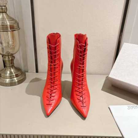 jimmychoo2024秋季米兰发布！ 视角回溯品牌初创时期充满矛盾张力的风格: Scarlett高跟鞋延续滴跟设计，如塑身衣般的系带打造迷人纤细足尖； Di - 点击图像关闭