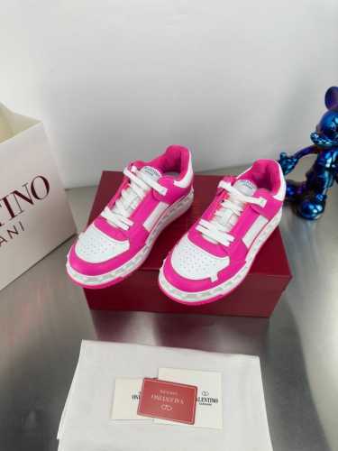 工厂价 Valentino 华伦天奴 VT 2024早春 小白鞋 休闲鞋！顶级版本！ 原版1:1开模！油边工艺，经典拼接 时尚百搭，专柜同步全套包装 面料:定制
