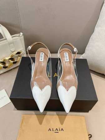 高版本出厂350 独家新品 Alaia 阿莱亚24Ss 走秀款爱心高跟鞋 最近超火的一款高跟鞋 章小蕙同款 人气超高的一款高跟鞋 浪漫又迷人 舒适百搭配上不同款 - 点击图像关闭