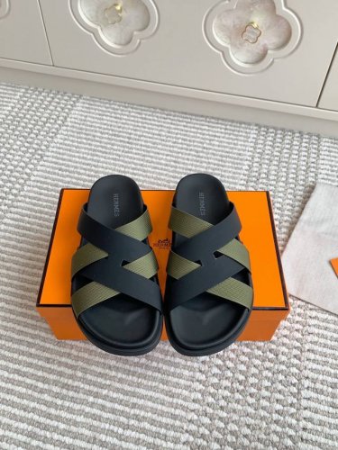 批女 P330 男 P340 Hermes 爱马仕H家交叉带平底罗马凉拖鞋 顶级品质 鞋面：原版定制织带 进口头层小牛皮 手掌纹牛皮 羊京 全真皮包中底 原版开