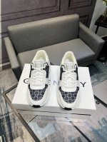 g I V E N C H Y 纪梵希新款 专柜同步 人手一双 不容错过 专柜买版 完全1:1 开模定制顶级版本 原版展示提供对比 让大货做到和原版0区别 实物