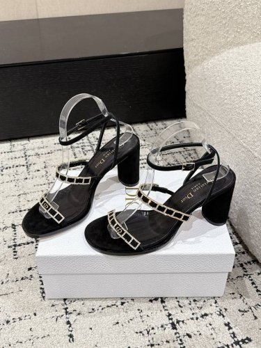 莞产代购级 迪奥 Dior 25Ss 夏季新款 新元素 Dior 春夏新款 钻扣 平底 粗跟 圆头 凉鞋女鞋 圆柱跟凉鞋 圆头粗跟果冻色露趾圆头鞋 市面顶级版本