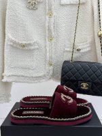厂价 Chane*｜小香25C春夏新品度假 厚底链条双C拖鞋 这一季度假凉拖系列真的超美！ 搭配链条双C五金装饰 简约百搭 上脚超级美的 怎么看怎么好看 Go