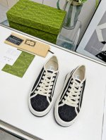 P310 Gucci新款厚底增高鞋，经典Logo料，按原版1比1最高版本Pu发泡垫脚。Tpu抽真空大底，内增高5公分。全套包装！带防伪芯片 码数：35-44#