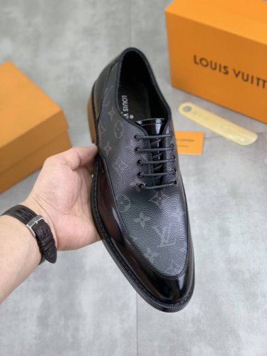 出厂价pp 实价 Louis Vuitton 水染牛里 原单 新款Lv路易威登 * 顶级版本 Lv经典皮鞋 选用进口原版小牛皮 原版真皮边条拼接耐磨高端橡胶大底