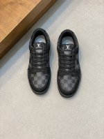 Louis Vuitton-Air 路易威登 联名款 -高端品质 原单 -鞋面：纳帕小牛皮空压品牌图腾、品牌图腾布匹、鞋舌.后跟.品牌logo -内里：高弹力布