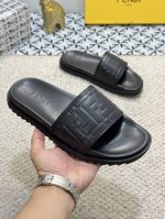 出厂价P 实价 高端精品-芬迪凉拖鞋~代购级别， 最新款、高端1:1开模定制，胶片制造~升级版大底，更轻便，防滑。时尚主打潮流，百搭爆款，简单不失品味，潮人必备