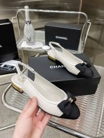 出厂价 CHANE* ｜小香24s春夏新品 米兰走秀款拼色蝴蝶结凉鞋 鞋面采用进口羊皮 特殊布料 内里垫脚均为丝绸羊皮 意大利进口牛皮大底 Size：35-39