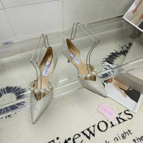 Jimmy Choo 周仰杰经典珍珠带尖头高跟鞋，我们家Jc一如既往品质优越 低调不失华丽 性感又不显张扬说的就是这款 上脚太好看了 鞋型是大家都爱的秀气款 非