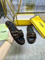 工厂p价 女装女鞋 运动原单 Fendi最新爆款平底拖鞋 配以打结系带 金色饰面金属件 Ff丝绒布料材质 面料全包鞋垫 配同色羊皮垫脚 35-45码