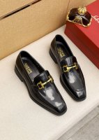 商品商标：Ferragamo 菲拉格慕 休闲皮鞋正码码数: 39-44 38.45订制 商品材料：精选 进口头层开边珠牛皮鞋面+原版五金扣，进口水染牛皮内里。强