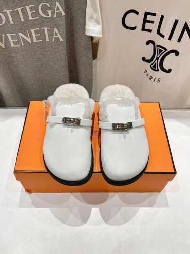 高版本出厂 Hermes* 爱马仕H家又一款让你完全hold不住钱包的大爆款，听说超级难买 毛毛内里超级舒服的，而且越看越好看，越看越耐看，脚感炸到爆 配上一双