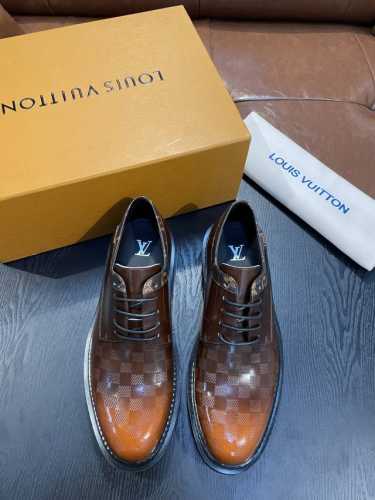 l家 Size:39-44 38.45定做 原单Lv官网男士休闲皮鞋，顶级原单复刻， -鞋面：牛皮工艺、纳帕牛皮、鞋身车缝品牌Logo -内里：牛皮，垫脚；水染
